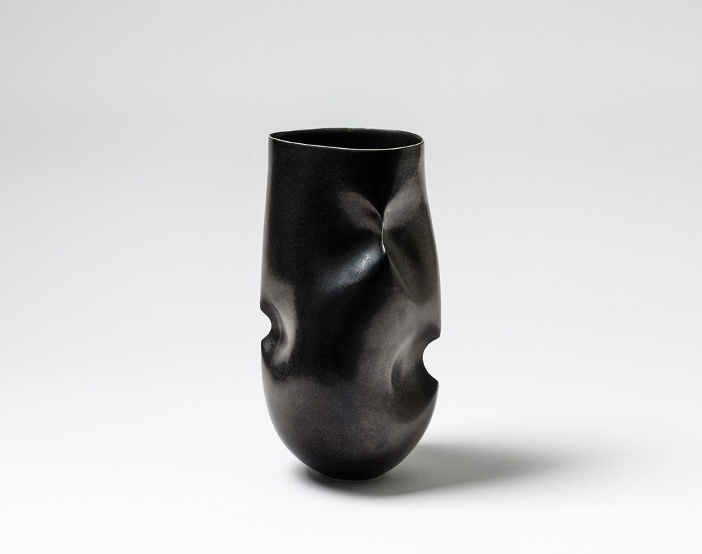 Sara Flynn exhibition - sara Flynn Porcelain - sara flynn ceramics - Galerie de l'Ancienne Poste