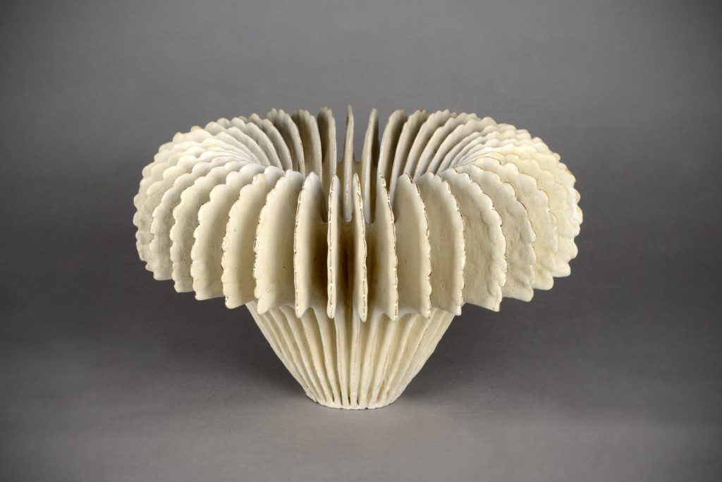 Ursula Morley-Price - exposition de céramqiue contemporaine - grès contemporain - sculpture céramique contempraine