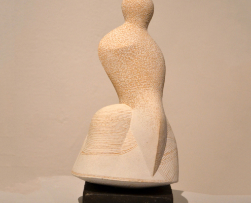 Exposition Pierre Martinon. Déesse. blanche - Galerie de l'Ancienne Poste - Sculpture en terre cuite