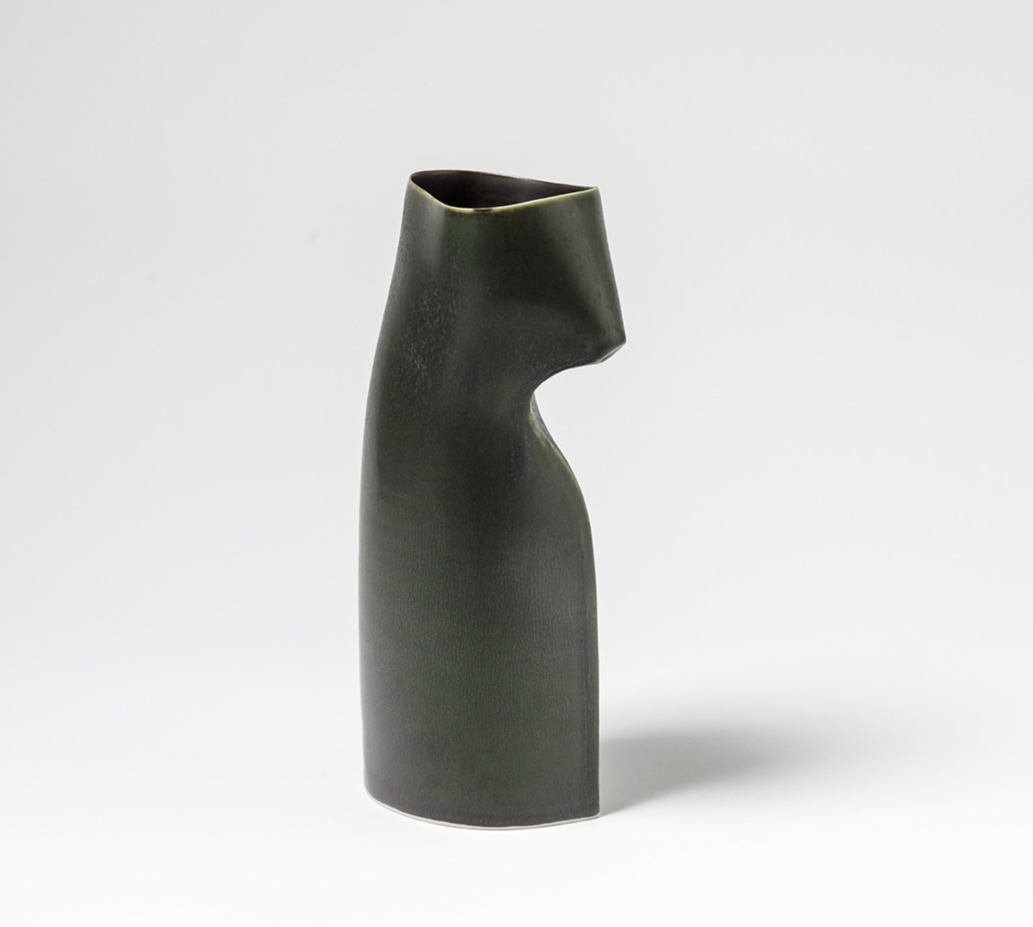 Sara Flynn - Sara Flynn exhbition in France - Galerie de l'Ancienne Poste - French ceramic gallery - Irish ceramics